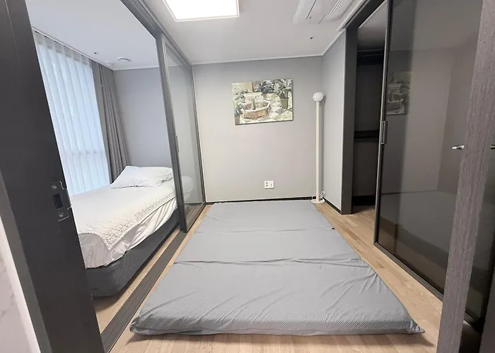 Gangnam 서초 18 2룸 패밀리 스위트 퀸 1, 싱글 2 Km 하우스 Appartamento Seul